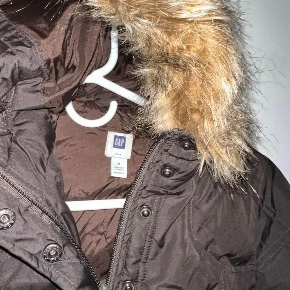 GIRLS Sz Medium GAP Jacket Winter Puffer with attached Fur Hood - Black